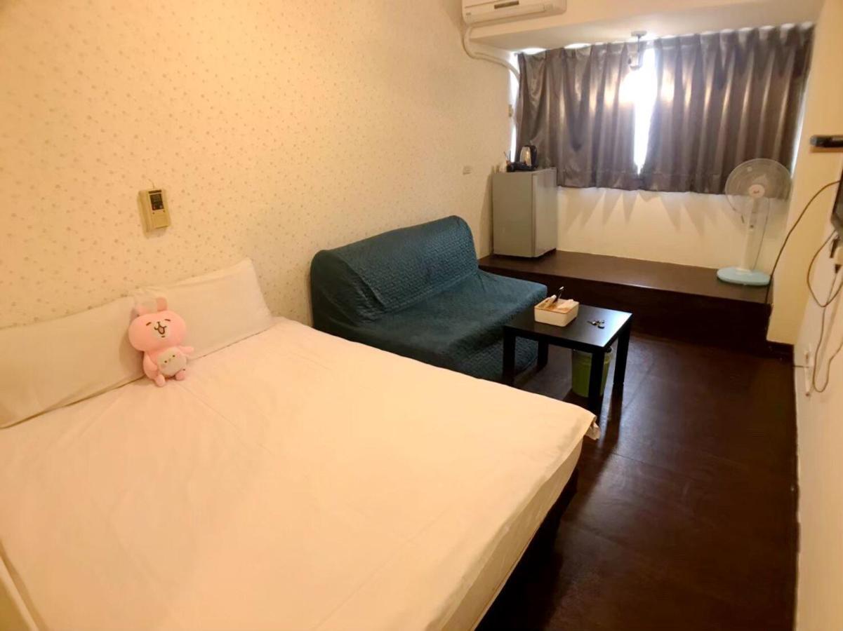 Happines Trip Inn ไถจง ภายนอก รูปภาพ